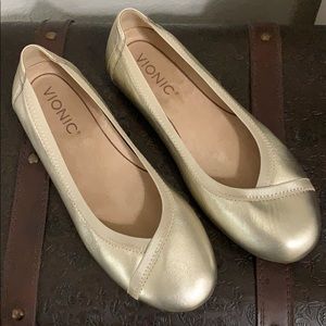 Vionic flats